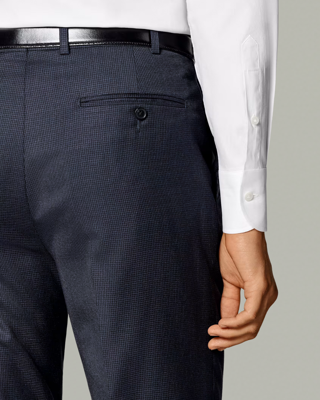 tailor-made suit navy